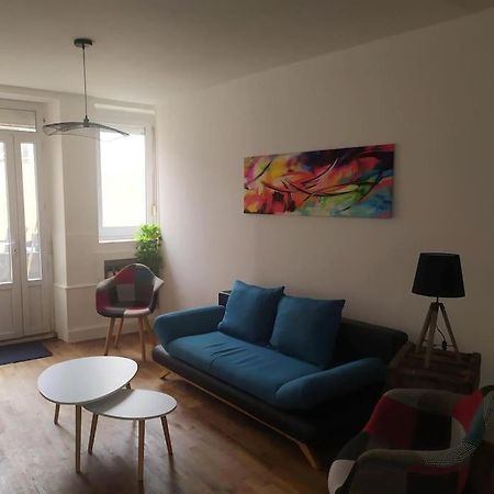 Maison De Ville Tres Lumineuse Civray  Экстерьер фото