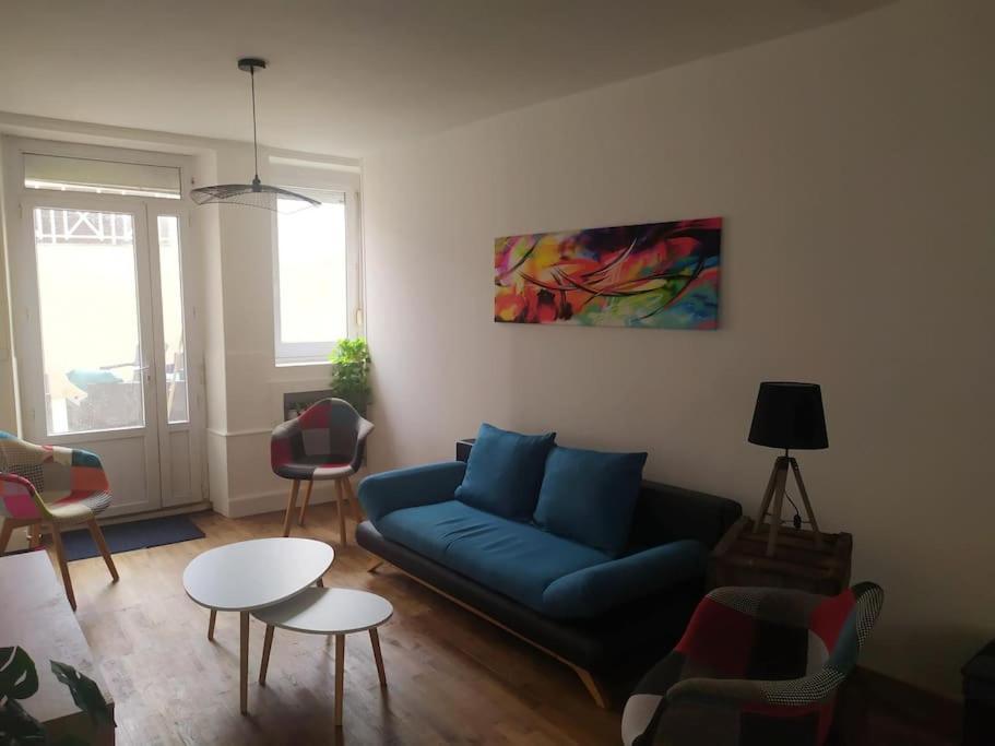 Maison De Ville Tres Lumineuse Civray  Экстерьер фото