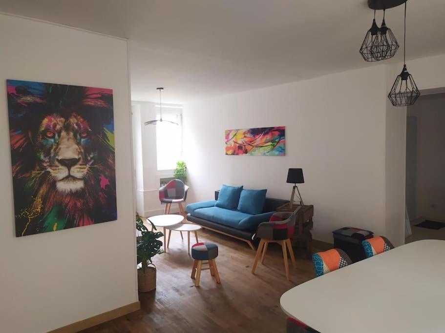 Maison De Ville Tres Lumineuse Civray  Экстерьер фото